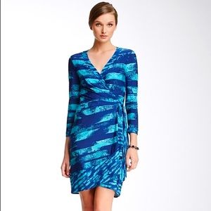 BCBGMAXAZRIA Alberta Wrap Dress Blue Combo size XS